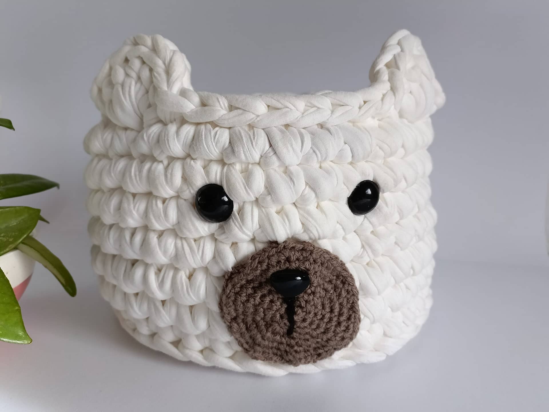 Crochet basket